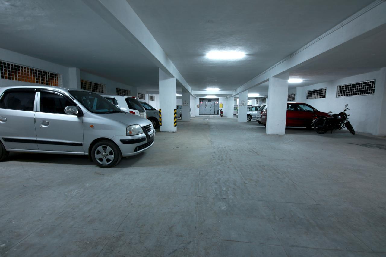 Palguni Residency Hotel Хасан Екстериор снимка