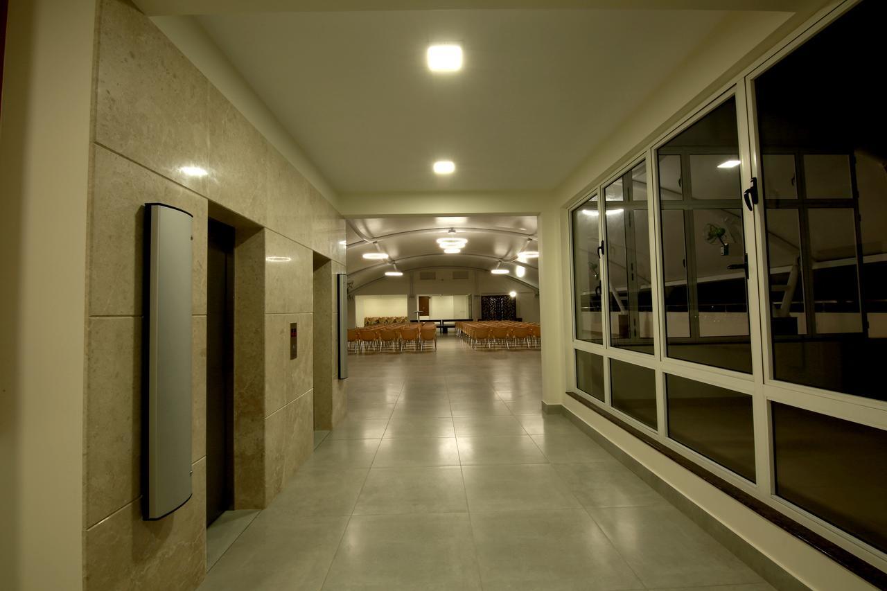 Palguni Residency Hotel Хасан Екстериор снимка